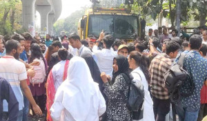 নারীর প্রতি সহিংসতার সর্বোচ্চ শাস্তির দাবিতে শাহবাগে ৩০ কলেজের শিক্ষার্থীরা